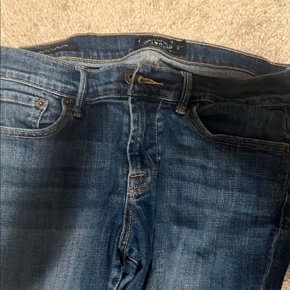 Lucky Brand Jeans 😁👍🏽Good condition straight leg minimal signs of wear & great
